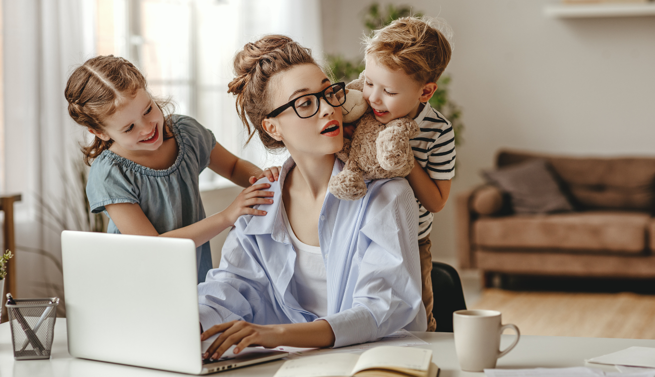 Parentalité : pourquoi est-elle encore un frein à la carrière des femmes et comment y remédier ?
