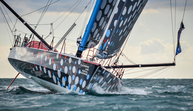 La bateau du skipper Eric Bellion COMMEUNSEULHOMME